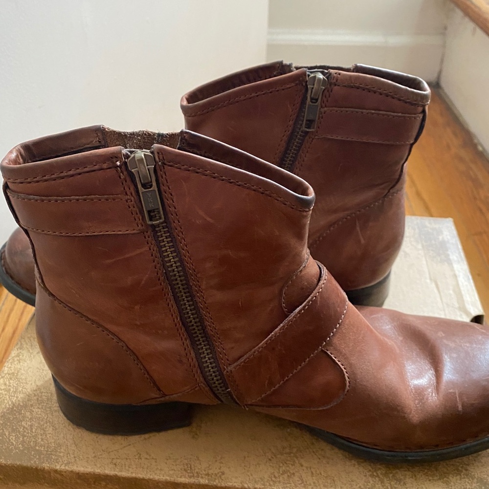 Born raisa boot Dark tan size 10